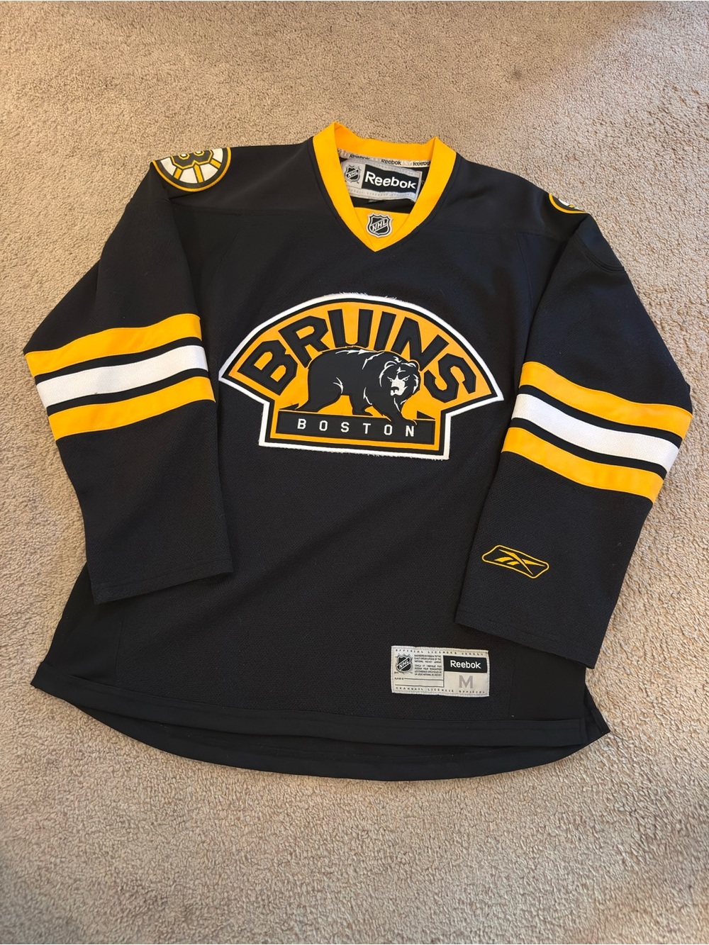 Vintage Alternate Reebok Black and Gold Boston Bruins Hockey Jersey Medium
